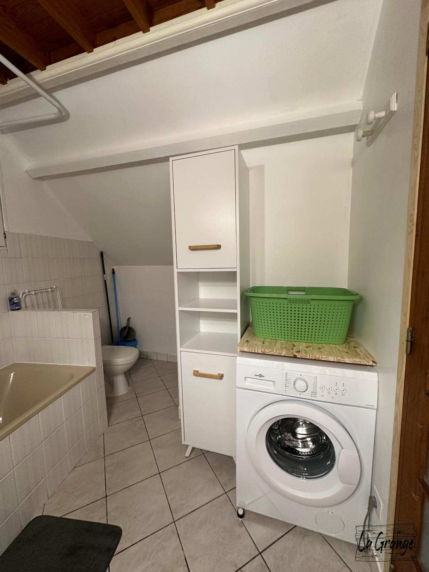 La Grange Apartment *